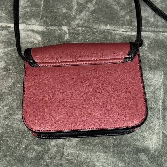 Guess Los Angeles Kaito Flap Crossbody Purse Women Wine Black Adjustable Strap - Picture 3 of 6